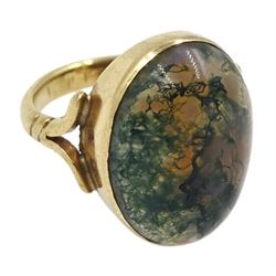 Early 20th century gold cabochon moss agate ring, stamped 9ct
