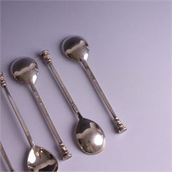 Set of six mid 20th century silver seal top teaspoons, hallmarked William Suckling Ltd, London 1960, contained within fitted case