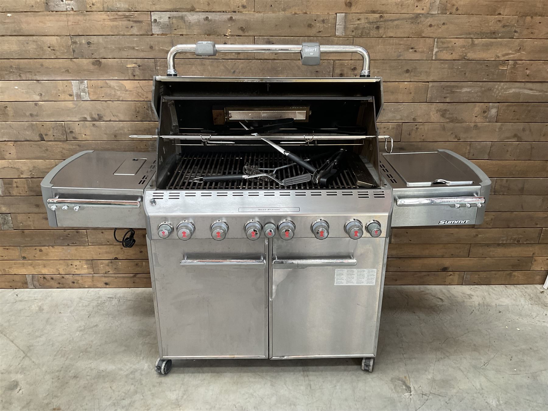 BBQ - Weber Summit stainless gas barbeque,, with cover