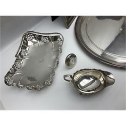 Quantity of silver plate, to include fruit bowl, sauce boats and salver etc, in one box