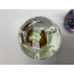 Quantity of glassware to include Mats Jonasson colour wolf paperweight, Murano dolphin and flamingo figures, Caithness Dignity and Tango paperweights, set of six Edinburgh Crystal glass tumblers, art glass dish etc