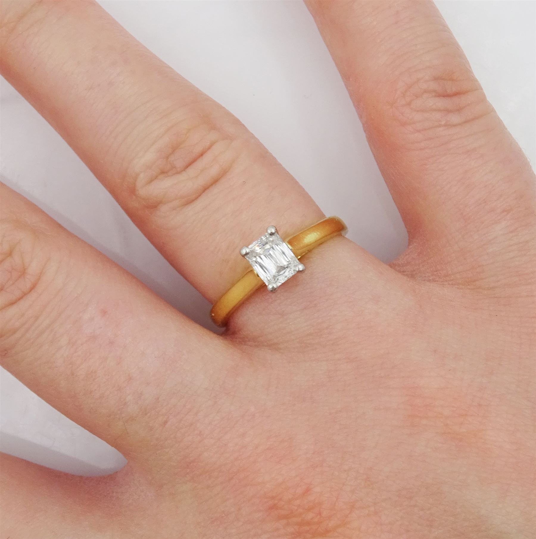 18ct gold single stone rectangular cut diamond ring, London 2001, diamond approx 0.50 carat