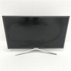  Samsung UE32K5500AK (32') television with remote control  