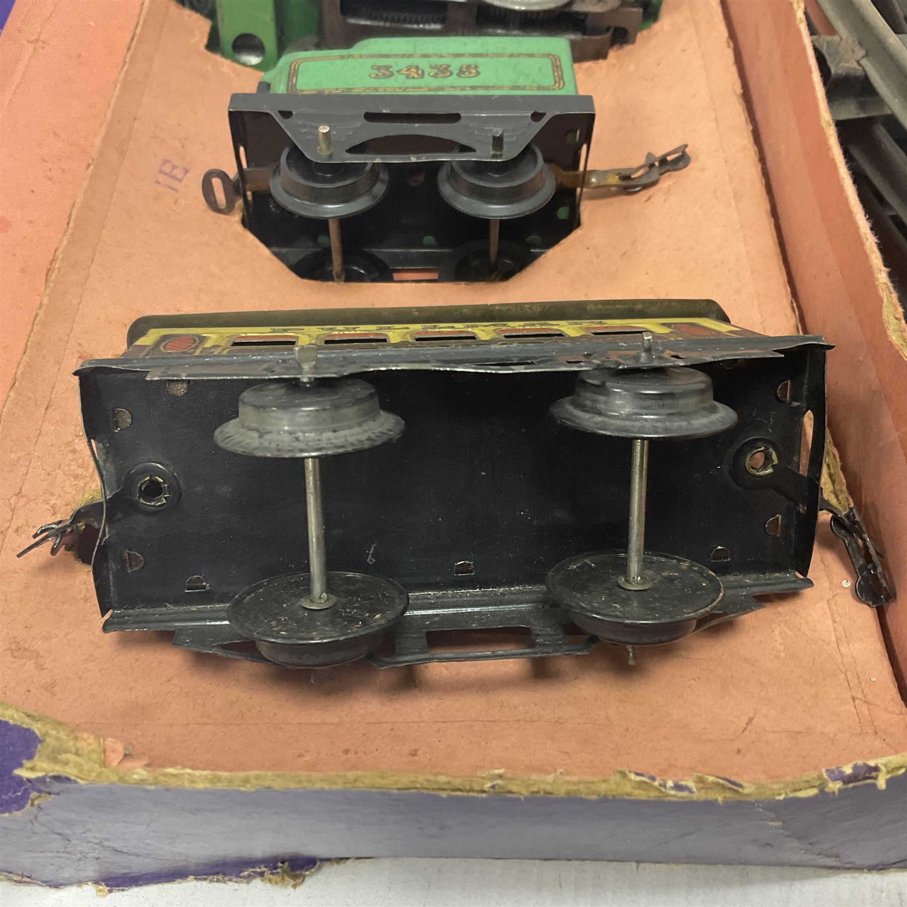 Hornby Meccano ‘0’ gauge - M1 Passenger set comprising 0-4-0 locomotive and tender no.3435 in green, two Pullman carriages and track; in original box 