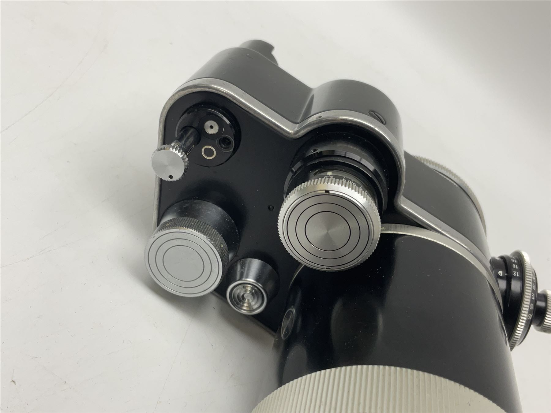 Kern Paillard Vario Switar OE 1:2.5 f=18/86mm' lens, serial no. 1108068 in wooden case  