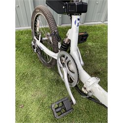 Hoper foldable electric bike, charger and manual, 7 speed with back suspension  - THIS LOT IS TO BE COLLECTED BY APPOINTMENT FROM DUGGLEBY STORAGE, GREAT HILL, EASTFIELD, SCARBOROUGH, YO11 3TX