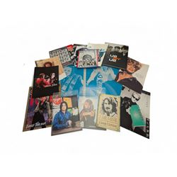 Music memorabilia, comprising signed photographs, including Leo Sayer and Suzie Quattro,  ...