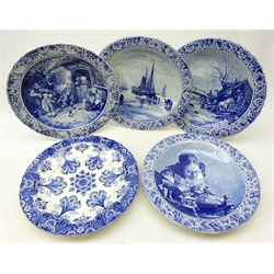  Set of five Delft Limited Edition blue & white circular wall plaques, D34cm (5)  