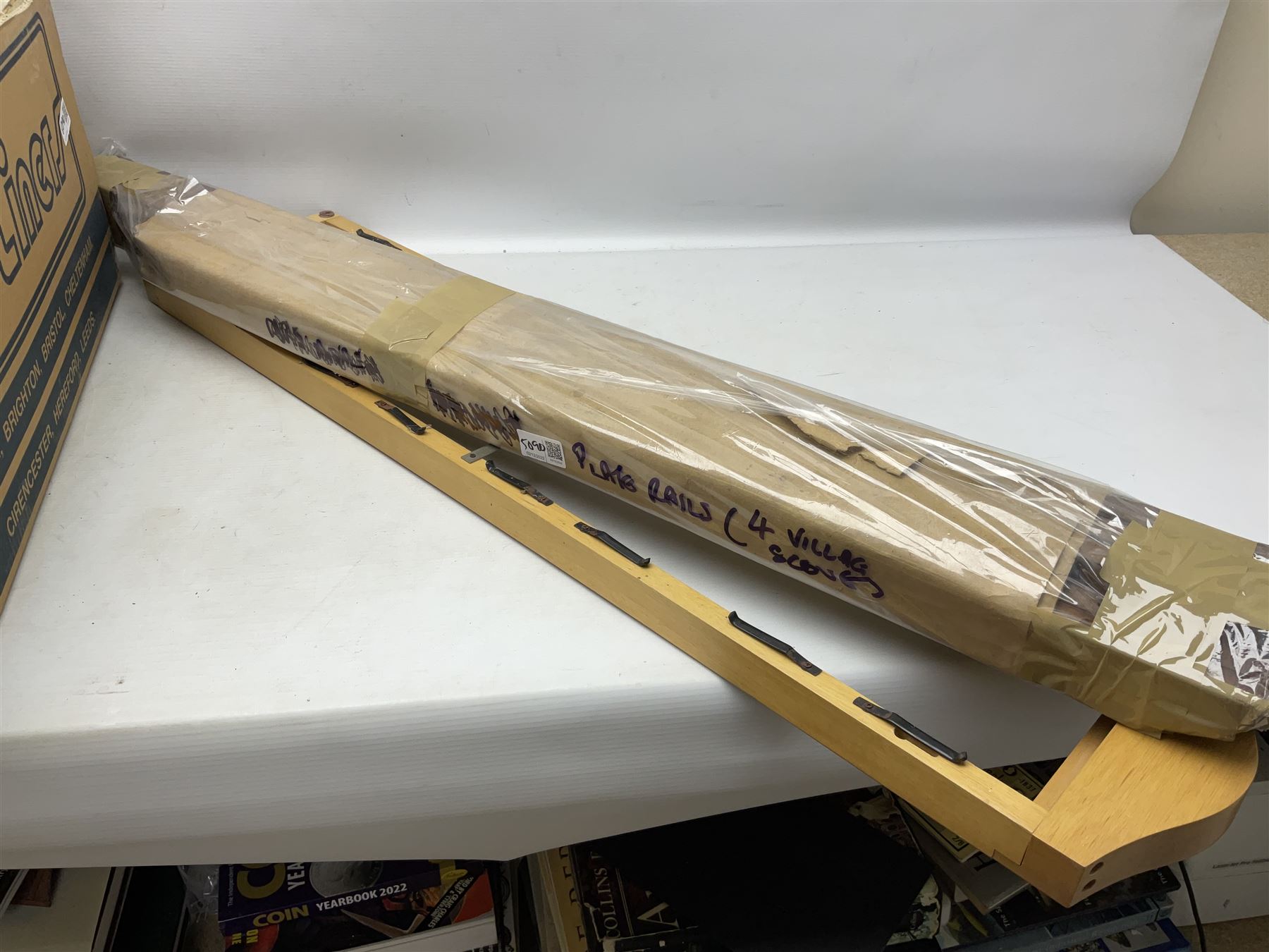 Quantity of various collectors plates to include The Hamilton Collection Kitten Classics, Centenary Collection etc, all boxed, together with plate rails