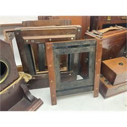Collation of folding plate cameras of various sizes folding plate in mahogany and lacquered brass, together with camera plates and slides
By vendors repute some slide are from the Gandolfi workshop