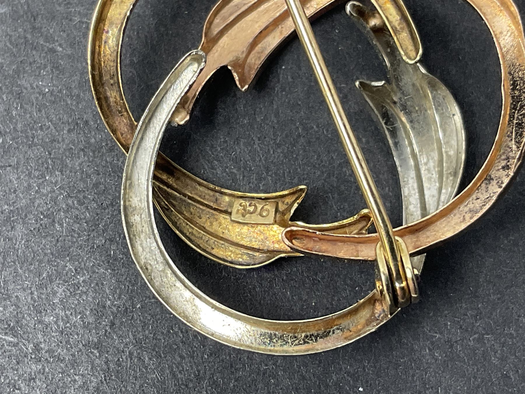 9ct gold jewellery including leaf brooch, wishbone Mizpah brooch, carnelian brooch, gold cased ladies Omega wristwatch, on leather strap and gold cased ladies Tissot wristwatch on expanding gilt strap, together with silver brooches and a Czech paste buckle, etc