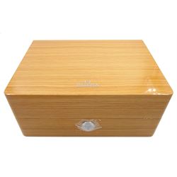 Omega De Ville Hour Vision gentleman's stainless steel automatic wristwatch, Cal. 8900, Ref. 433.33.41.21.03.001, serial No. 87712187, blue dial with date aperture, on original blue leather strap and stainless steel foldover clasp, boxed with papers and warranty card dated 2020