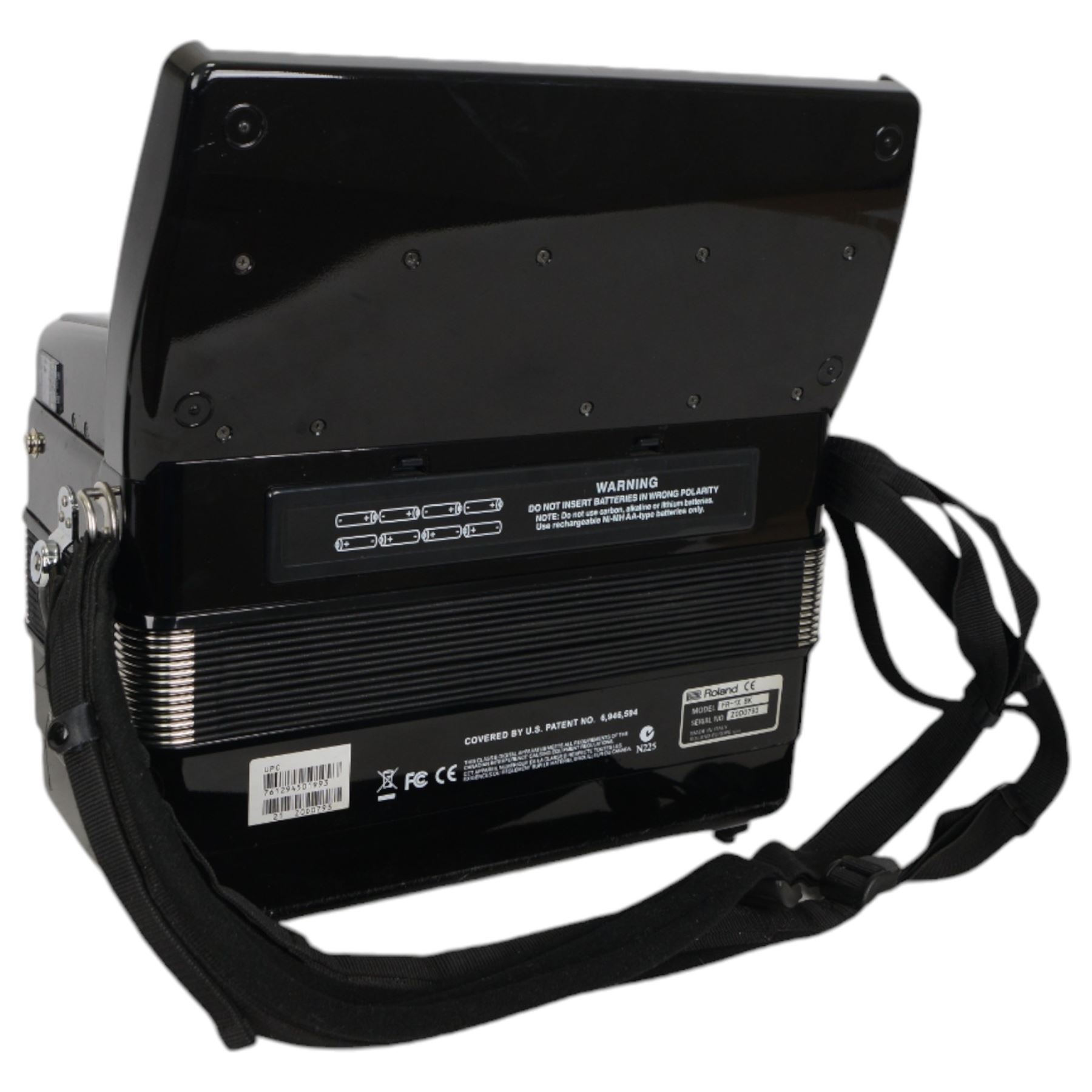  Roland FR-1X piano accordion (uncased)13 fold bellows two octave keyboard with 26 keys, 72 buttons, classic, jazz,ensemble, brass, wind, piano, and guitar samples. With a Roland BK-7m Backing Module, leads and tutorials.