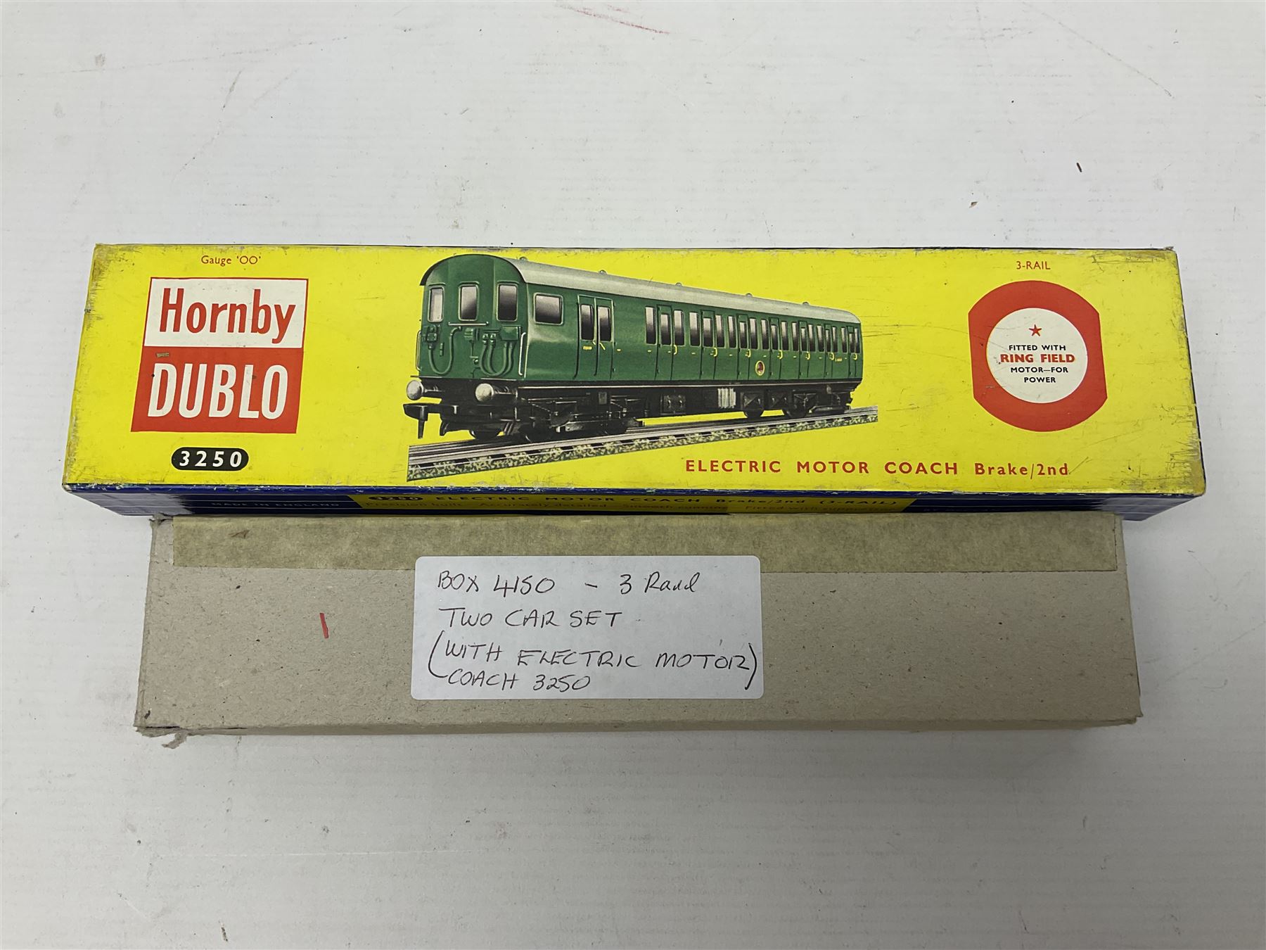 Hornby Dublo - 3-rail 3250/4150 BR (S) Electric Motor Coach with Driving Trailer 2-car EMU unit in BR green Nos.S.65326 and S.77511; Motor coach in original box with instructions and trailer unboxed (2)