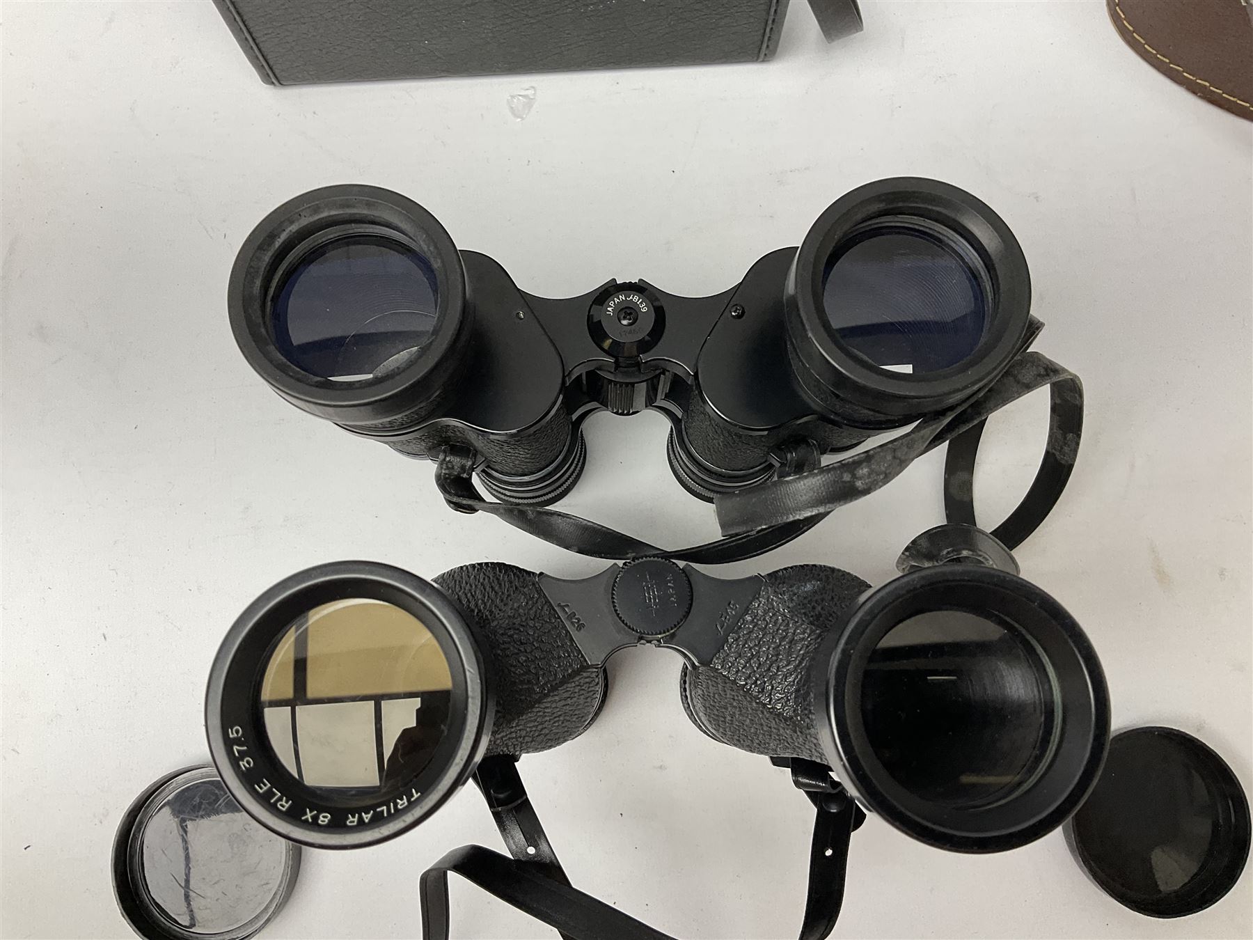 Eleven pairs of Swift binoculars, to include Greens 8x40, Saratoga 8x40, two pairs of Newport Mk II 10x50, Newport 10x50, Saratoga Mk II 8x40, Audubon 8.5x44, etc, 