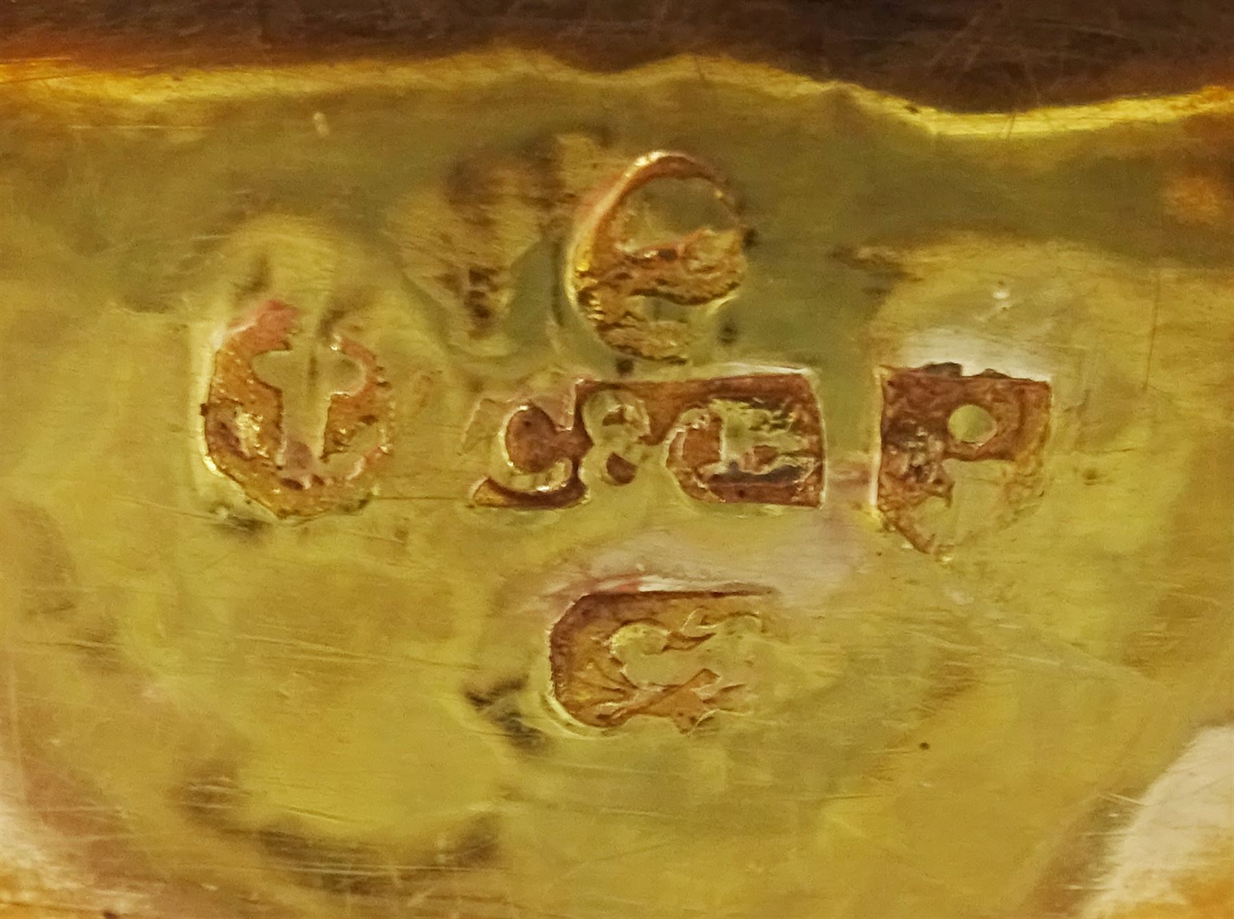 George III silver vinaigrette by Cocks & Bettridge, Birmingham 1807 and a silver small box, with hinge lid by Samuel Pemberton, Birmingham 1819 (2)