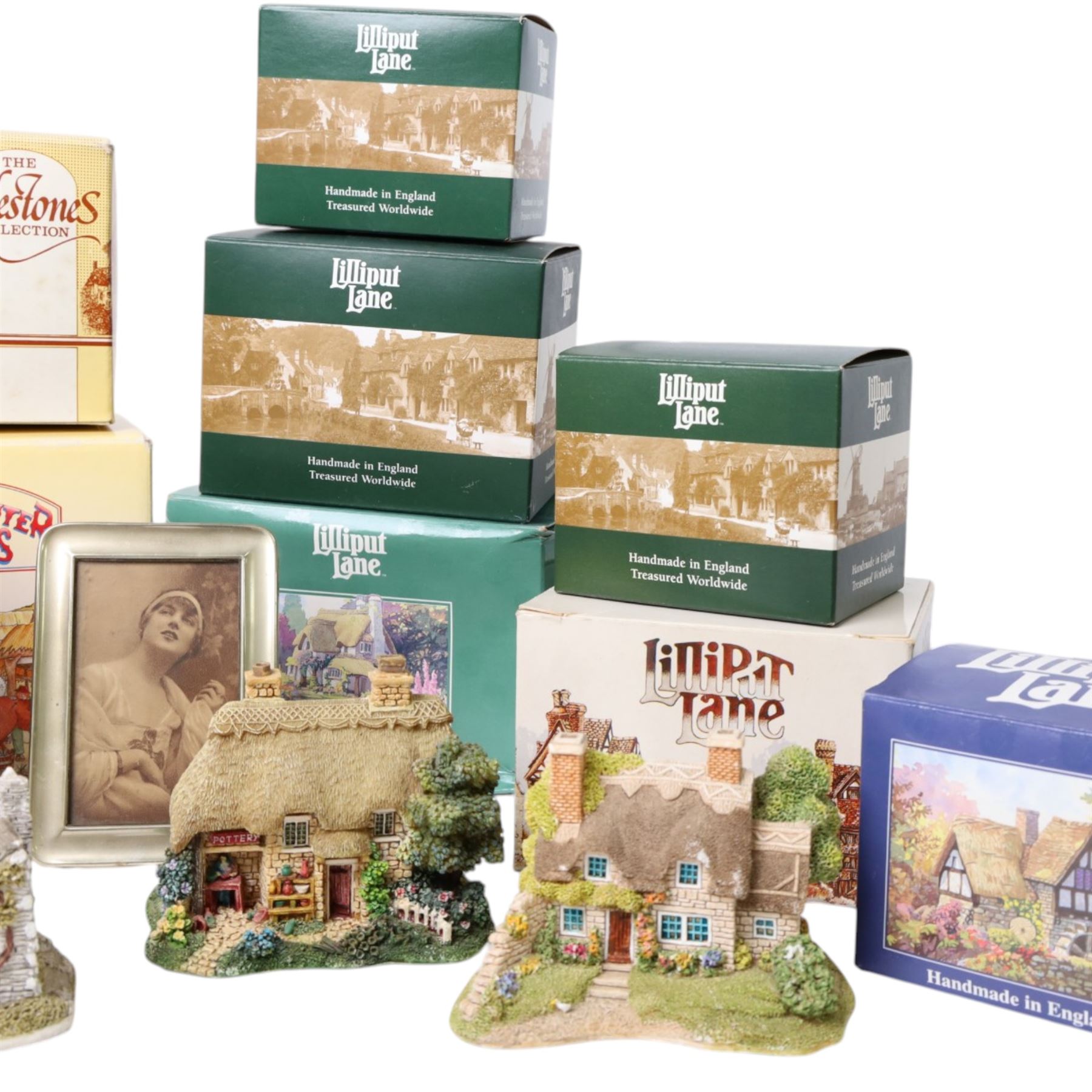 Collection of Lilliput Lanes, including Derwent Le Dale, Sawrey Gill, Golden Memories etc, together with similar 