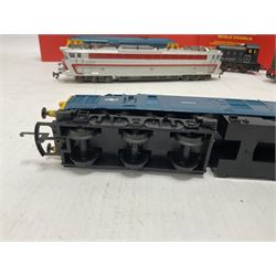 Various makers ‘00’ gauge - Hornby R758 Hymek Diesel Hydraulic B-B locomotive no.D7063 and R253 0-4-0 Diesel Dock Shunter no.3, in original boxes; Tri-Ang Class 08 0-6-0 Diesel Shunter no.D3035 and Class 37 Co-Co Diesel locomotive no.D6830; Jouef 843/E TEE SNCF no.CC40101 in electric red and grey (5)