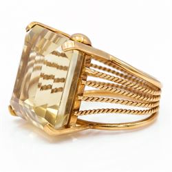 18ct gold citrine ring, single large octagonal cut citrine, with split rope twist design shoulders
