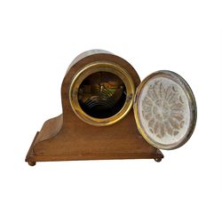 German Edwardian 8-day mahogany cased mantle clock, with pendulum and key.