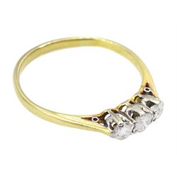 18ct gold three stone round brilliant cut diamond ring, total diamond weight approx 0.20 carat