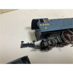 Various makers ‘00’ gauge - Hornby DCC ready LNER 4-6-2 ‘The Mallard’ no.4468 in blue with original box; Lima British Railway Class 33 Bo-Bo diesel locomotive no.33025; quantity of coaches, wagons and track to include Hornby, Lima, Tri-Ang etc (26) 