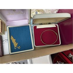 Victorian and later silver jewellery including engraved oval locket pendant, bangle, fob watch, vesta case, faux pearl necklace, butterfly wing pendant etc, a collection of costume jewellery including beaded necklaces, brooches, earrings, ladies wristwatches and a small collection of coins including two pre 1947 half crowns 