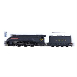 Two Bachmann 00 gauge class A4 locomotive and tenders, comprising no. 31962X 4-6-2 'Sir Murrough Wilson' no. 4499 and  no. 31956 4-6-2 'Golden Eagle' no. 4482, boxed