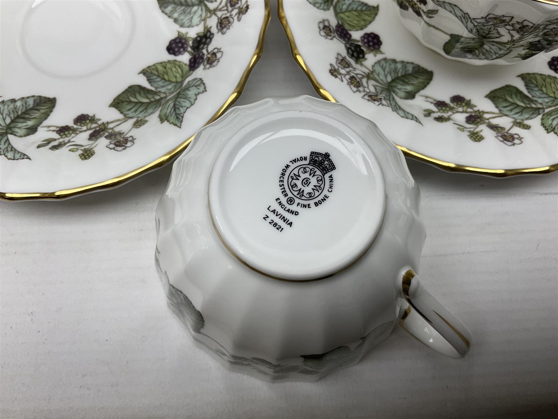 Royal Worcester Lavinia pattern dinner and tea wares comprising