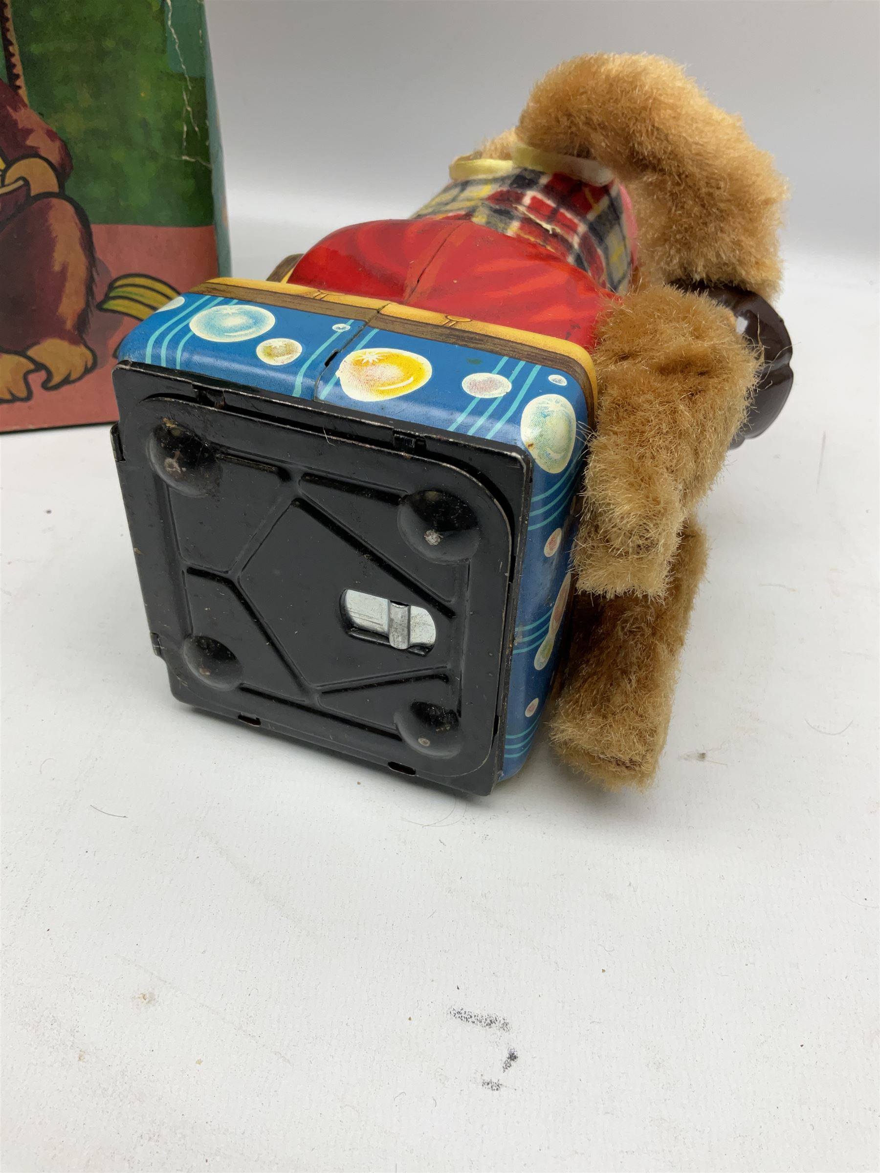 Battery operated bubble blowing monkey, with box, H26cm