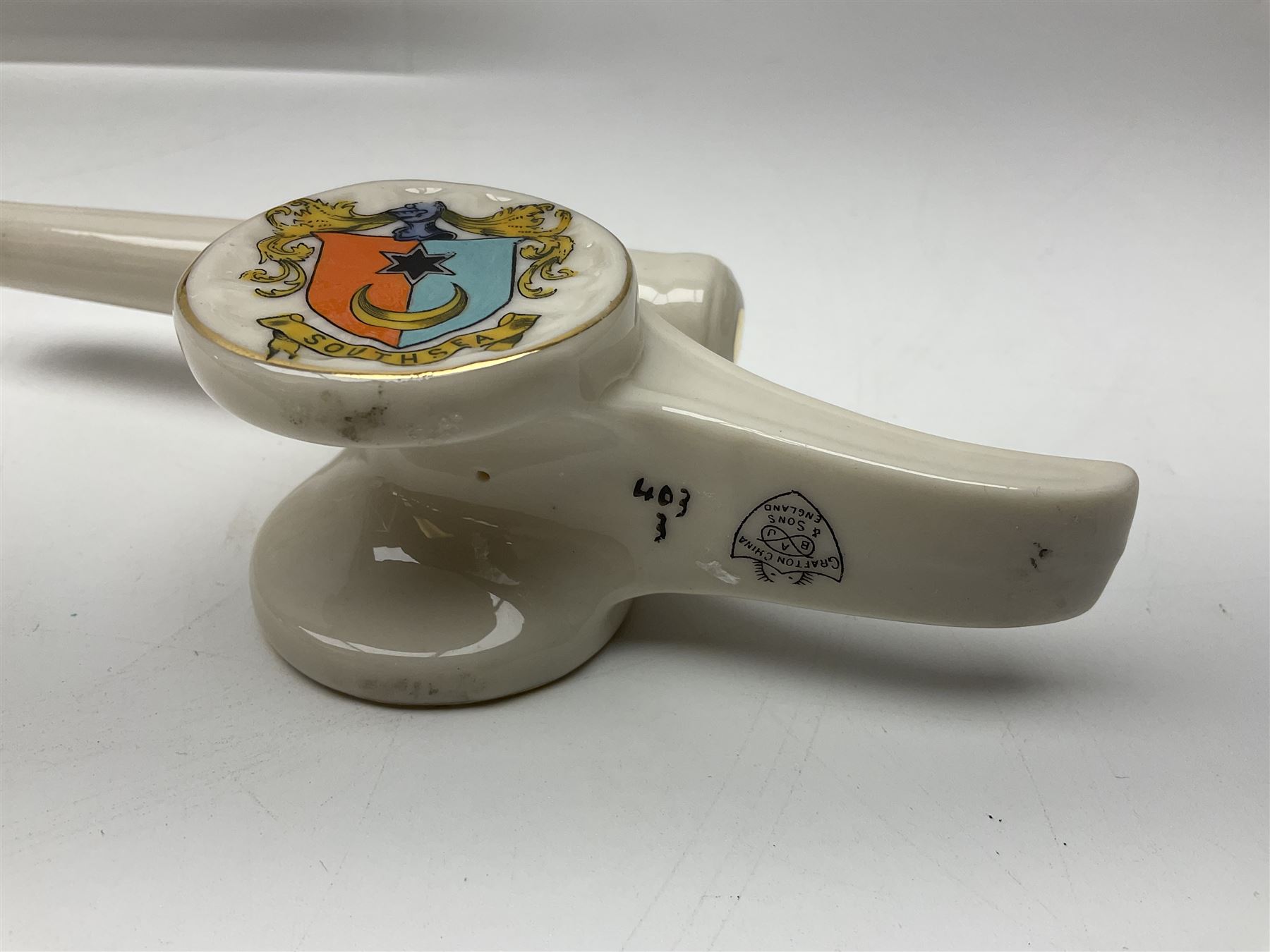 Ten WW1 crested china military models of tanks and field guns; various makers including Goss, Grafton China, Arcadian China, Savoy China etc; various crests including Portsmouth, Brighton, Pendleton, Paignton, Cowes, Flamborough etc (10)