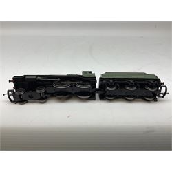 Hornby Railroad '00' gauge - County Class 4-6-0 locomotive 'County of Hants' no. 1016, Class 4900 4-6-0 locomotive 'Adderley Hall' no. 4901 and County Class 4-4-0 locomotive 'County of Devon' no. 3835, all DCC ready (3)