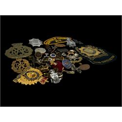 Collection of military and similar enamel badges, pin badges, cloth badges and brasses