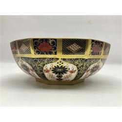 Royal Crown Derby Imari bowl of octagonal form, decorated in the 1128 pattern, with printed makers mark and date mark for 1985 beneath, D20cm