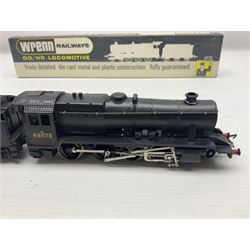 Wrenn '00' gauge - two Class 8F 2-8-0 locomotives - No.48073 in BR Plain Black; boxed; and No.8042 in LMS Plain Black; with unassociated plain blue box (2)