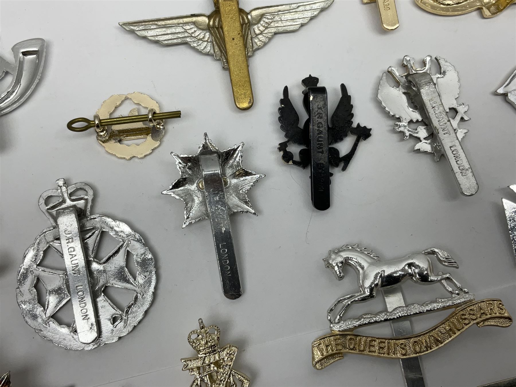 Military badges - approximately eighty predominantly staybrite glengarry, cap and collar badges and small quantity of plastic badges