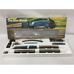 Hornby '00' gauge - The Blue Streak train set with Class A4 4-6-2 locomotive 'Sir Nigel Gresley' with tender, three teak effect coaches, track and controller; boxed