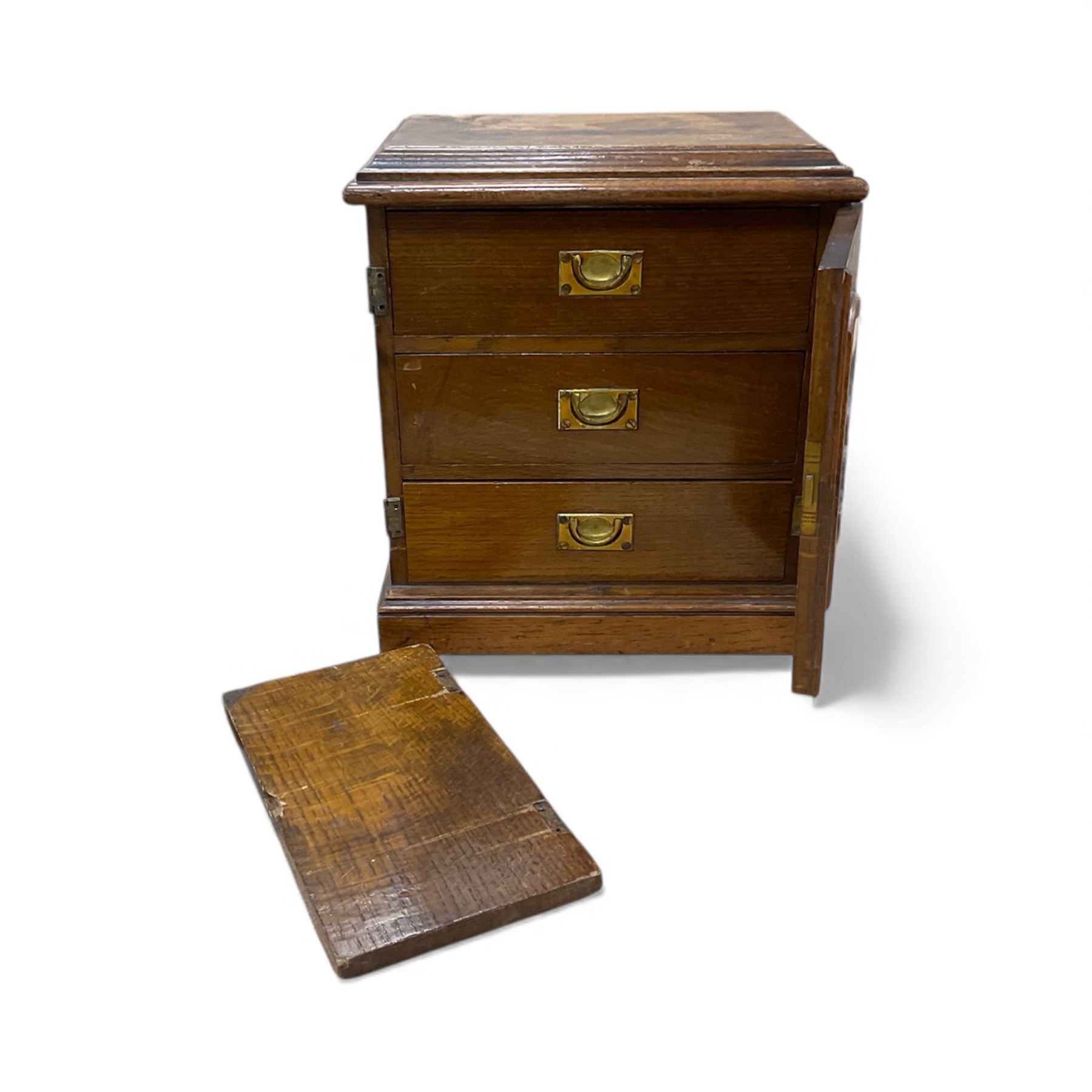 Tabletop chest of drawers, together a wooden tea caddy, and another carved box
