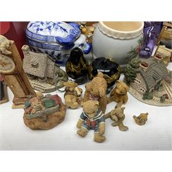 Three Lilliput Lane models, Colourbox craft teddy bear models, art glass and a collection of other ceramics and glassware
