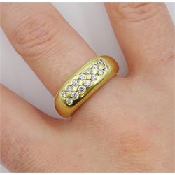 18ct gold two row diamond ring, fourteen round brilliant cut diamonds, in a rubover setting, hallmarked