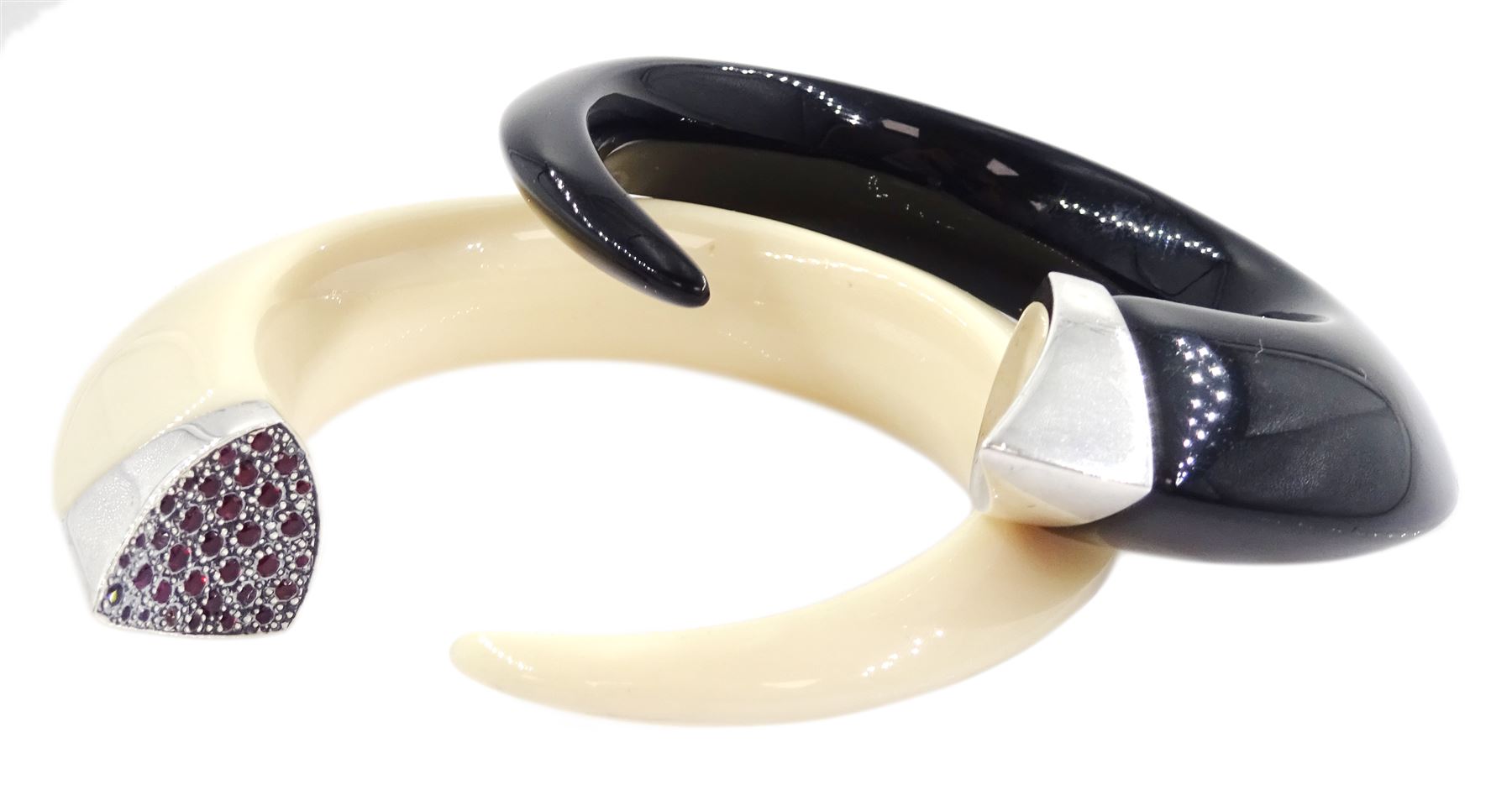 Shaun Leane silver and red topaz ivory resin Tusk bangle, one other black Tusk bangle, both hallmarked and a silver-gilt bone bead wrap bracelet, all by the same hand