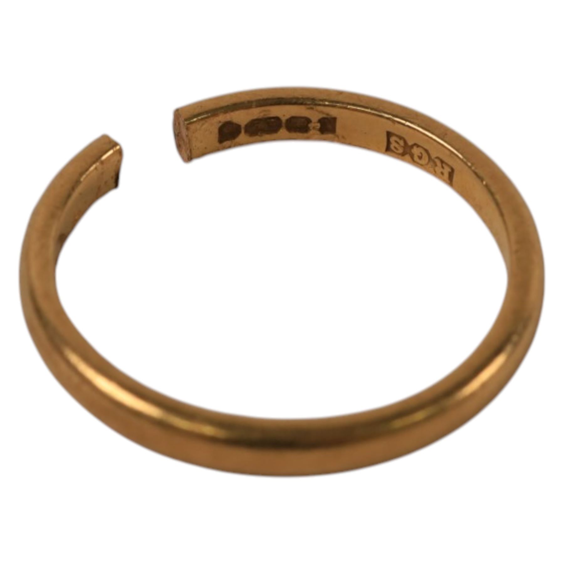 22ct gold wedding band, hallmarked 