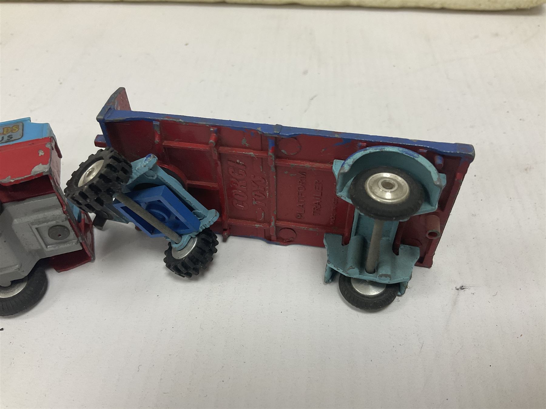 Corgi Chipperfields Circus Toys Gift Set No. 23 part-set in part-box comprising Smith’s ‘Karrier’ Van, International 6x6 truck, two Circus Animal Cages and Platform Trailer; accompanied by similar Corgi Major Chipperfield Circus Articulated Horsebox, and two Corgi Land Rovers