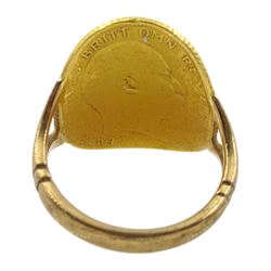 Edwardian 1902 half sovereign gold ring, the shank stamped 9ct, approx 5.2gm