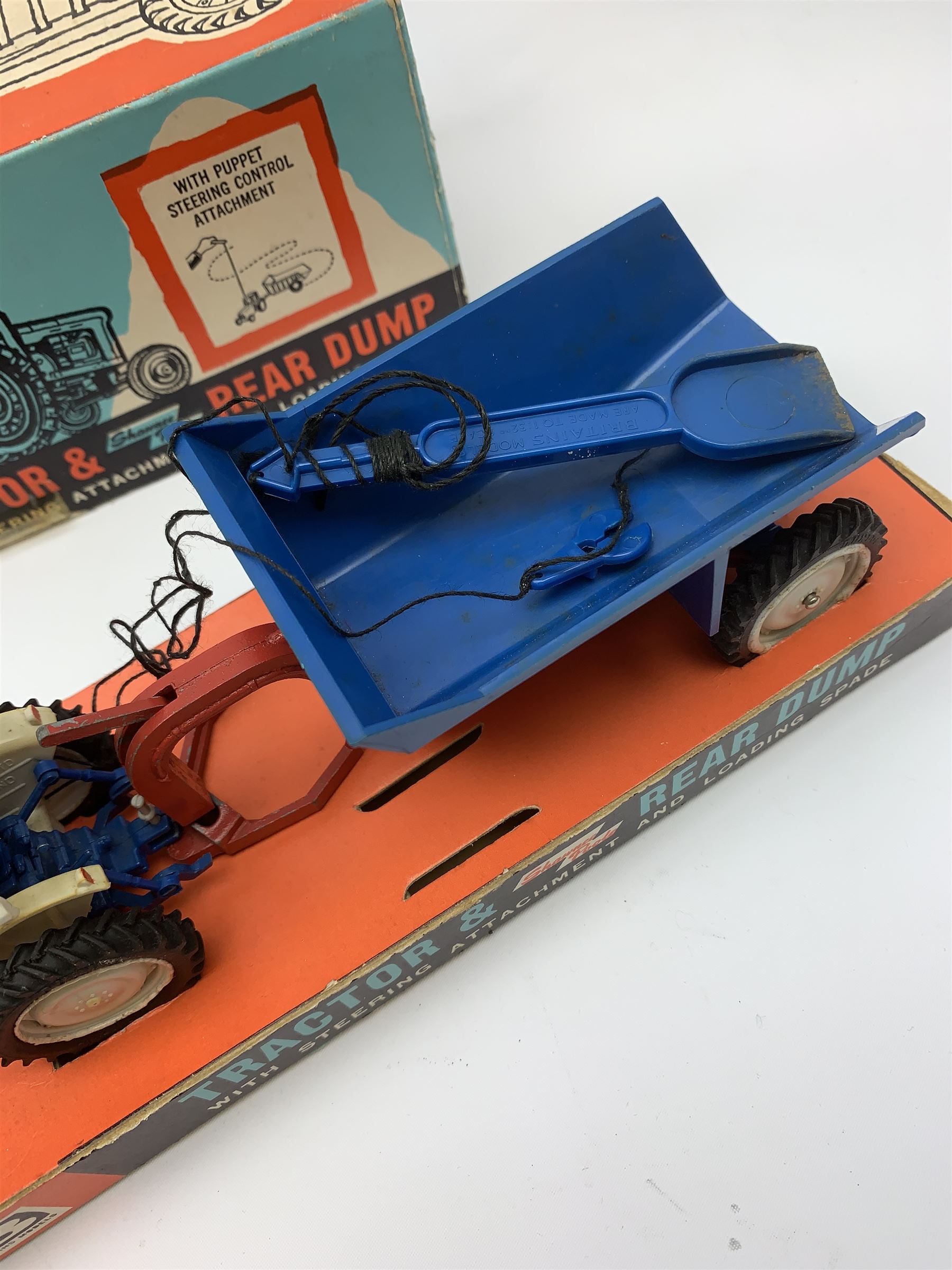 Britains Models - 9630 Ford 5000 tractor and Shawnee Poole Rear Dump with steering attachment and loading spade, in original box with lift-off top and display tray