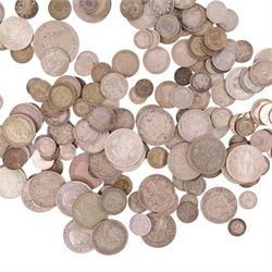 Approximately 890 grams of Great British pre-1947 silver coins