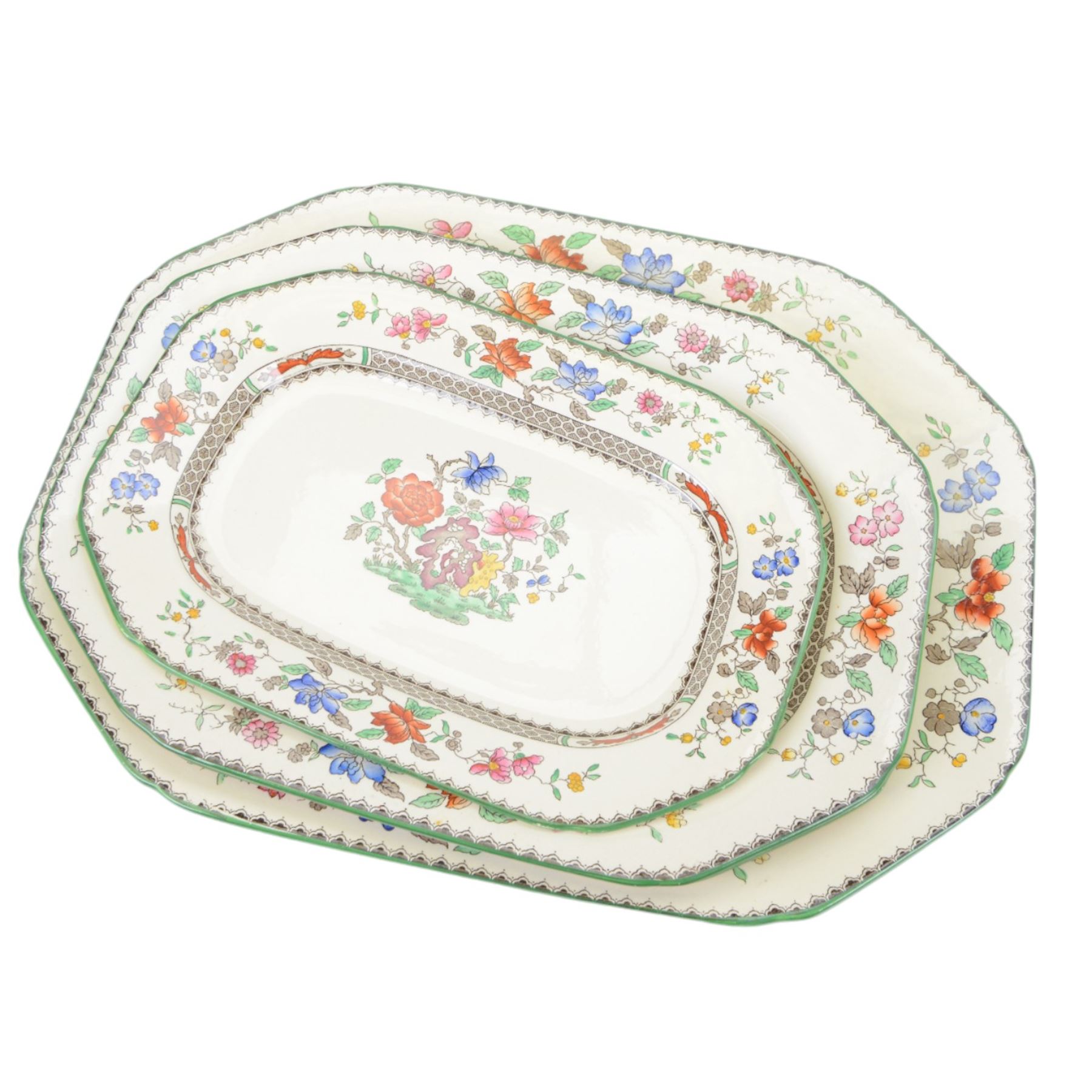 Copeland Spode Chinese Rose pattern extensive tea and dinner service, including eighteen dinner plates, twenty two desert plates, twenty cups and saucers, teapot, coffee pot, platters etc  