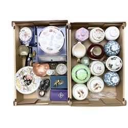 Wedgwood green jasperware trinket box, together with boxed Aynsley 'the Ashes England's  Glorious Victory 2005' plate, commemorative wares, ginger jars and other ceramics, in two boxes 