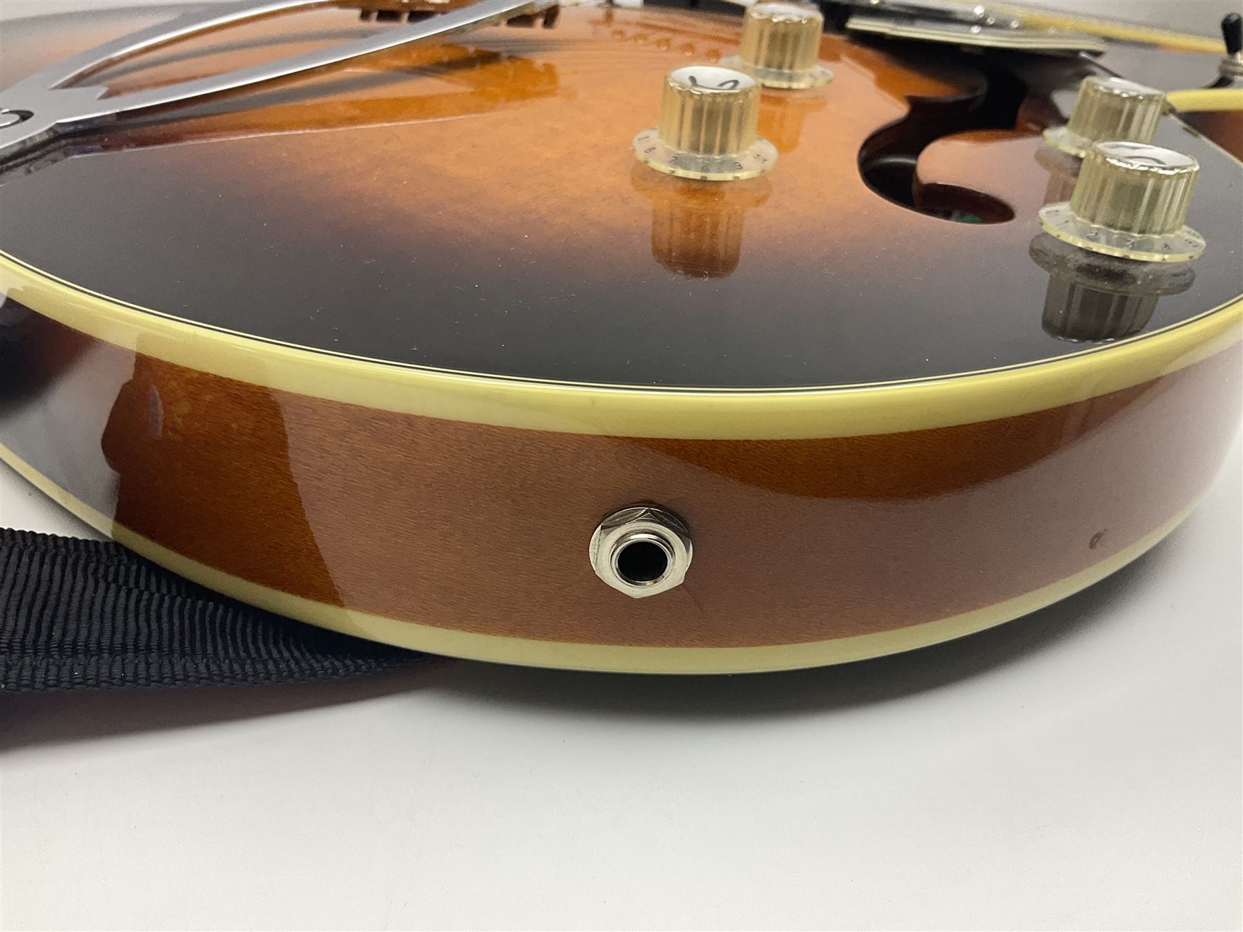 DeArmond Guild Star Fire Custom semi-acoustic guitar c2009 with tobacco sunburst finish and USA DeArmond gold foil pick-ups; serial no.KC9091266; L104cm; in Spider carrying case