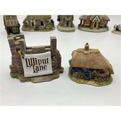 Fourteen Lilliput lane models, to include Eriskay Croft, Little Smithy, Gulliver's Gate, Kerry Lodge, Eamont Lodge etc, all with original boxes and some with deeds (14) 